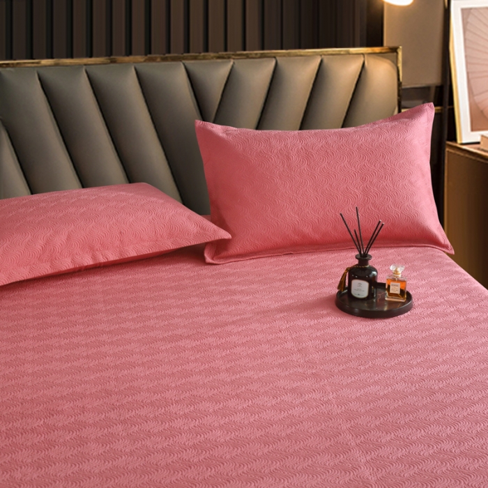 91家纺网 家纺一手货源 找家纺 OL家纺 2023新款全棉水溶花边素色床盖夹棉三件套 西瓜红