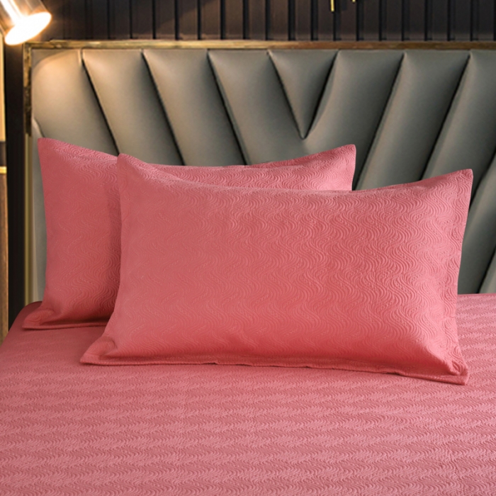 91家纺网 家纺一手货源 找家纺 OL家纺 2023新款全棉水溶花边素色床盖夹棉三件套 西瓜红