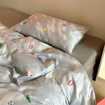 91家纺网 家纺一手货源 找家纺 （总）赫帛 2023新款50s缎纹数码印花四件套缤纷彩钻