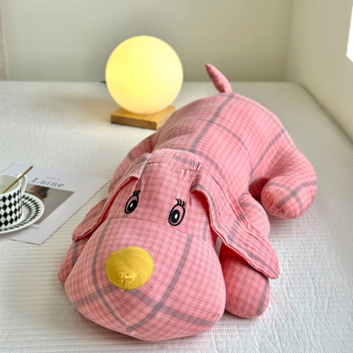 91家纺网 家纺一手货源 找家纺 三沁 2023新款直播爆款福利款纯棉色织水洗棉格子小萌狗趴趴狗 偶遇粉