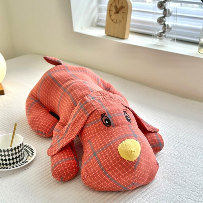 91家纺网 家纺一手货源 找家纺 三沁 2023新款直播爆款福利款纯棉色织水洗棉格子小萌狗趴趴狗 偶遇橘