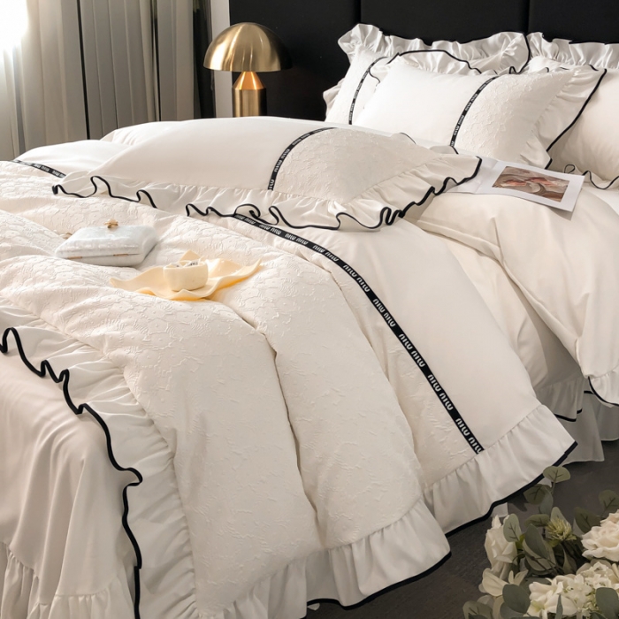 91家纺网 家纺一手货源 找家纺 乐卧家居 2026新款时尚压花撞色织带荷叶边四件套-丽可系列 丽可-白