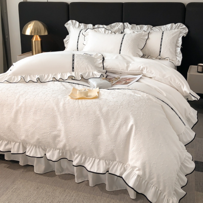 91家纺网 家纺一手货源 找家纺 乐卧家居 2026新款时尚压花撞色织带荷叶边四件套-丽可系列 丽可-白