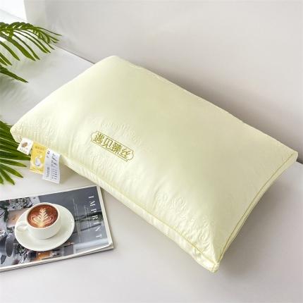 91家纺网 家纺一手货源 找家纺 拾光枕芯 2023新款刺绣三维立体莫代尔枕 米黄