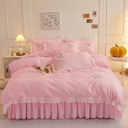 91家纺网 家纺一手货源 找家纺 恋尚 2023新款有机豆豆棉床裙四件套 嫩粉