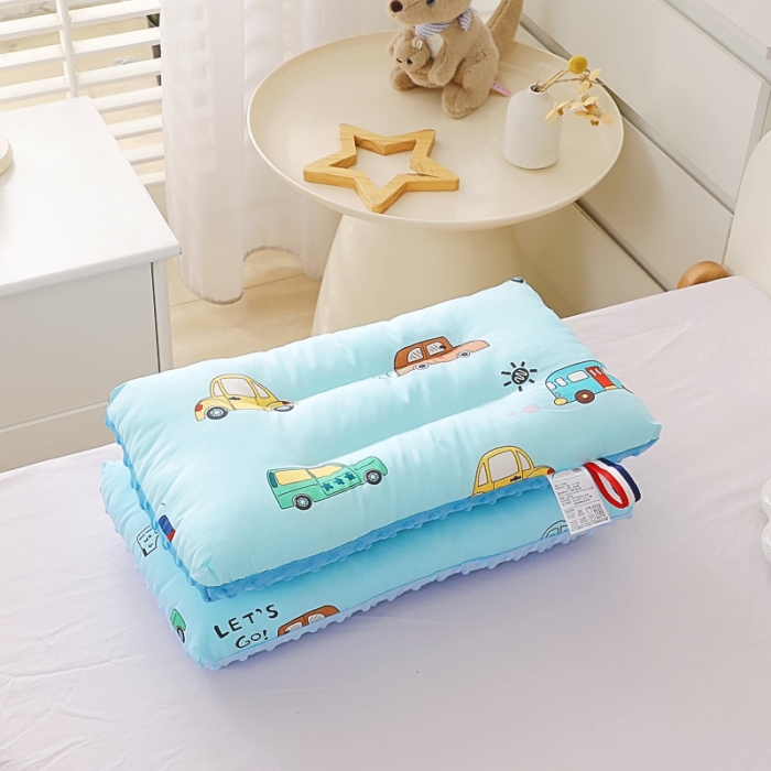 91家纺网 家纺一手货源 找家纺 冬巢 2023新款A类全棉豆豆绒儿童枕头芯纯棉豆豆枕 汽车小分队