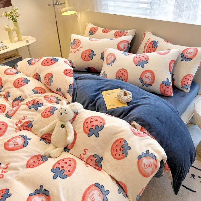 91家纺网 家纺一手货源 找家纺 芃成 2023新款双面牛奶绒印花四件套 草莓奶昔