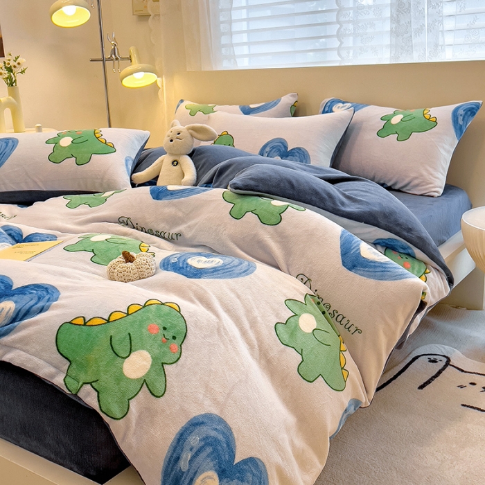 91家纺网 家纺一手货源 找家纺 芃成 2023新款牛奶绒印花单被套 爱心恐龙