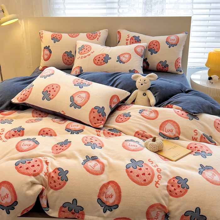 91家纺网 家纺一手货源 找家纺 芃成 2023新款牛奶绒印花单被套 草莓奶昔