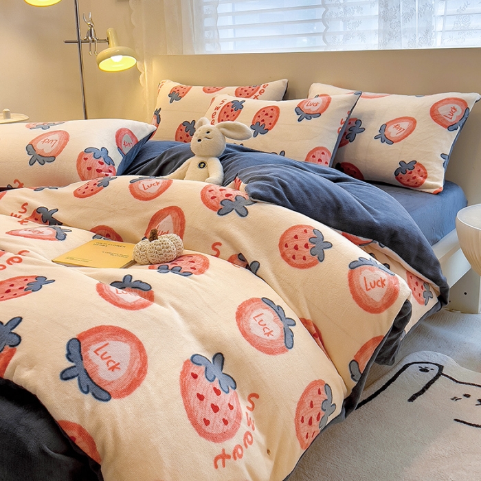 91家纺网 家纺一手货源 找家纺 芃成 2023新款牛奶绒印花单被套 草莓奶昔