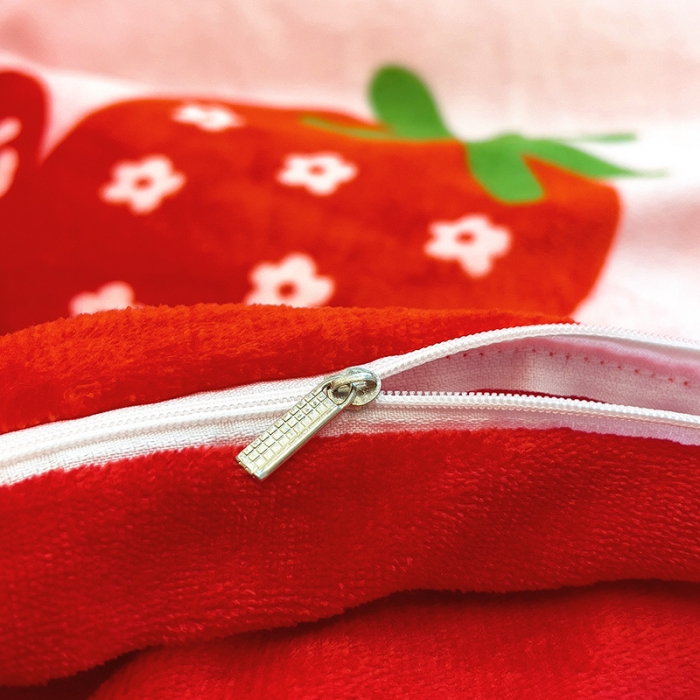 91家纺网 家纺一手货源 找家纺 芃成 2023新款牛奶绒印花单被套 草莓之恋