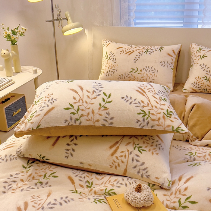 91家纺网 家纺一手货源 找家纺 芃成 2023新款牛奶绒印花单被套 春意盎然