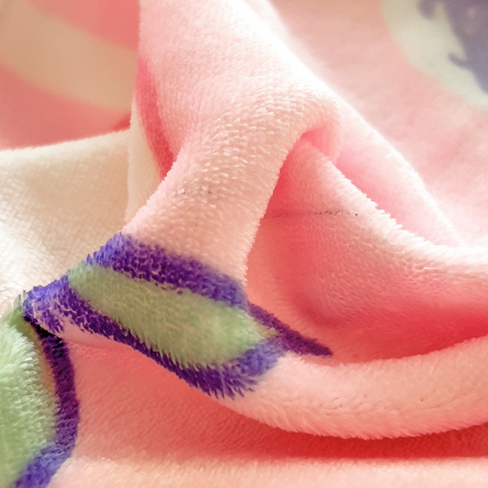 91家纺网 家纺一手货源 找家纺 芃成家纺 2023新款牛奶绒印花床笠 初恋小事