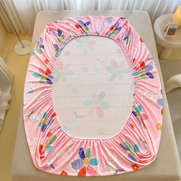 91家纺网 家纺一手货源 找家纺 芃成家纺 2023新款牛奶绒印花床笠 初恋小事