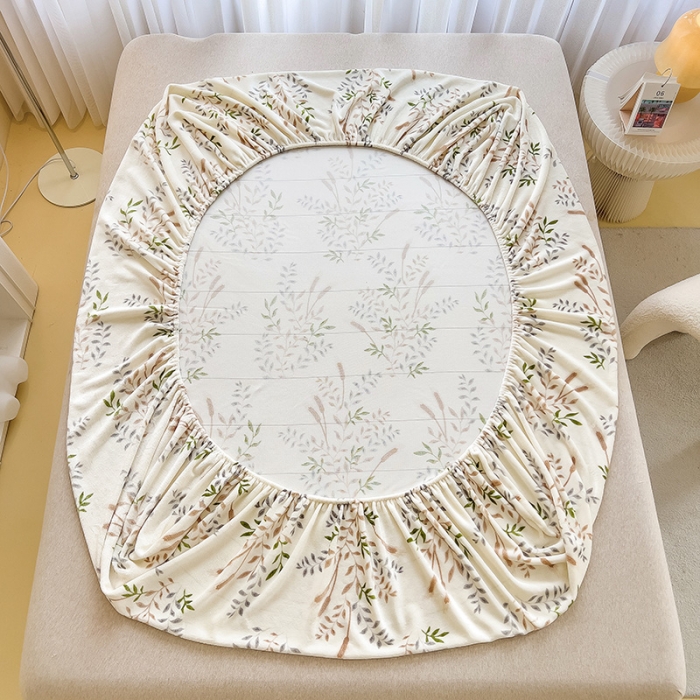 91家纺网 家纺一手货源 找家纺 芃成家纺 2023新款牛奶绒印花床笠 春意盎然