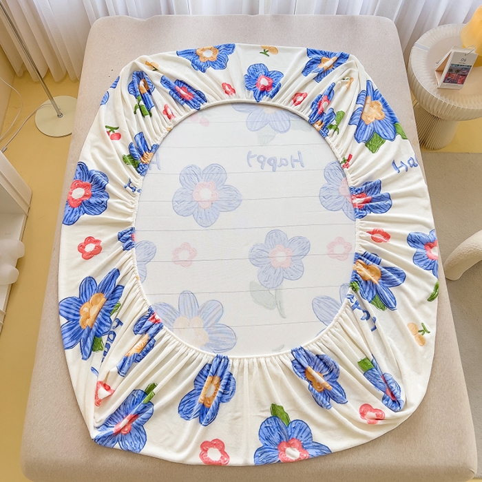 91家纺网 家纺一手货源 找家纺 芃成家纺 2023新款牛奶绒印花床笠 花意流年