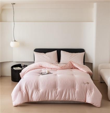 91家纺网 家纺一手货源 找家纺 心悦家纺 2023新款80支刺绣立体提花大豆被夏被春秋被冬被 贵族豆～粉玉