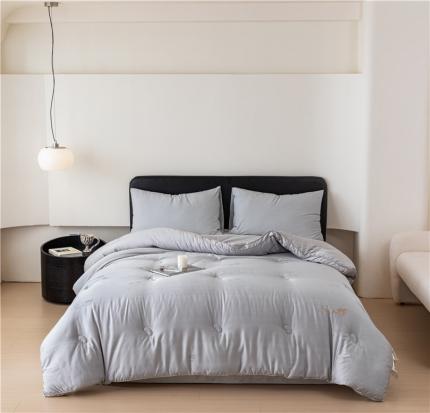 91家纺网 家纺一手货源 找家纺 心悦家纺 2023新款80支刺绣立体提花大豆被夏被春秋被冬被 贵族豆～银灿灰