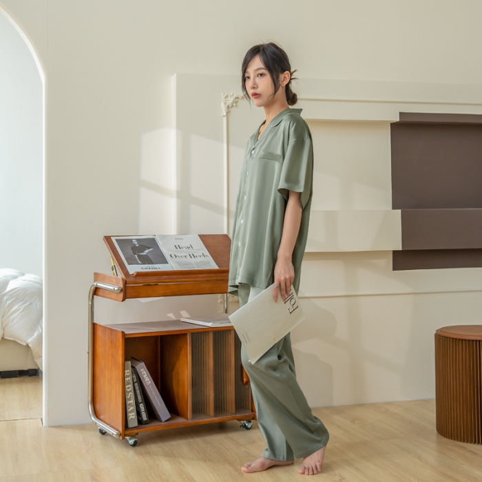 91家纺网 家纺一手货源 找家纺 总呗旺鹿 新款都市轻奢天丝棉/天丝家居服套装可外穿韩版宽松情侣睡衣