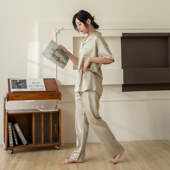 91家纺网 家纺一手货源 找家纺 都市轻奢天丝棉/天丝家居服套装可外穿韩版宽松情侣睡衣 香槟金-天丝棉