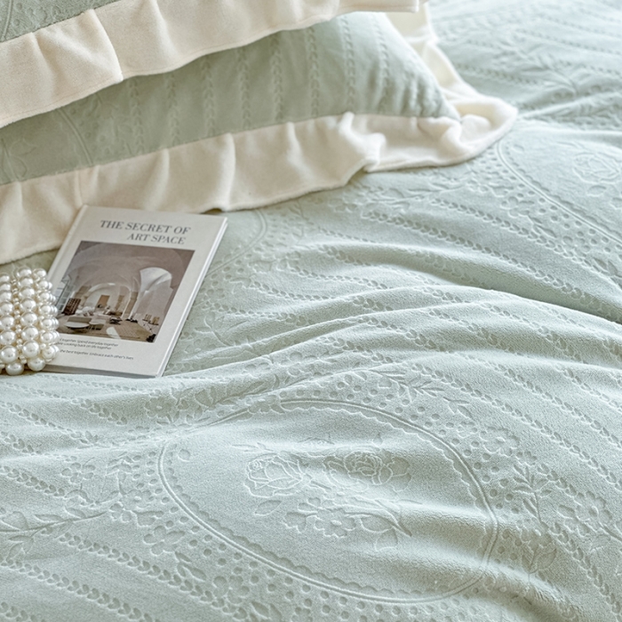 91家纺网 家纺一手货源 找家纺 （总）萝莉家纺 2023新款公主风加厚牛奶绒立体压花四件套