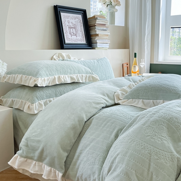 91家纺网 家纺一手货源 找家纺 萝莉家纺 2023新款公主风加厚牛奶绒立体压花四件套 菲尔绿