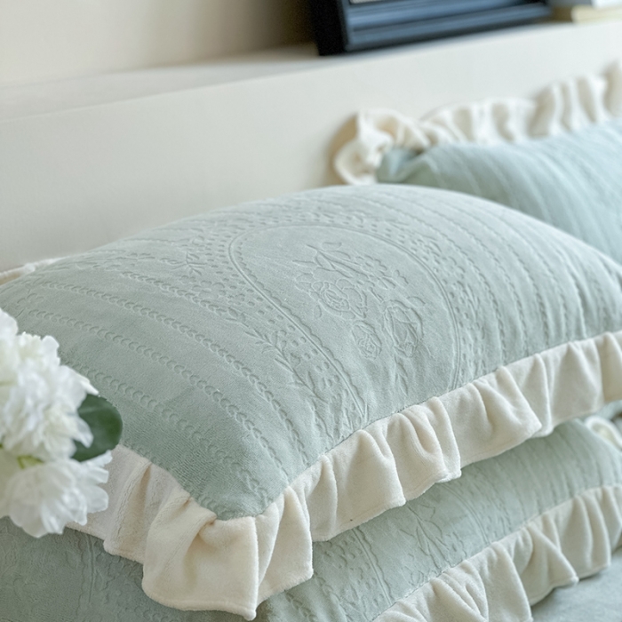 91家纺网 家纺一手货源 找家纺 萝莉家纺 2023新款公主风加厚牛奶绒立体压花四件套 菲尔绿