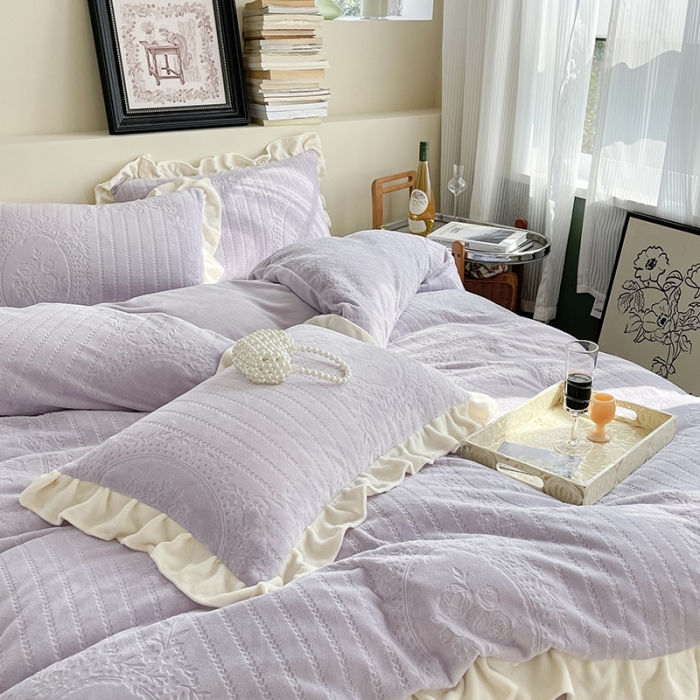 91家纺网 家纺一手货源 找家纺 萝莉家纺 2023新款公主风加厚牛奶绒立体压花四件套 菲尔紫