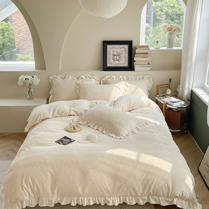 91家纺网 家纺一手货源 找家纺 萝莉家纺 2023新款公主风加厚牛奶绒立体压花四件套 山茶花米