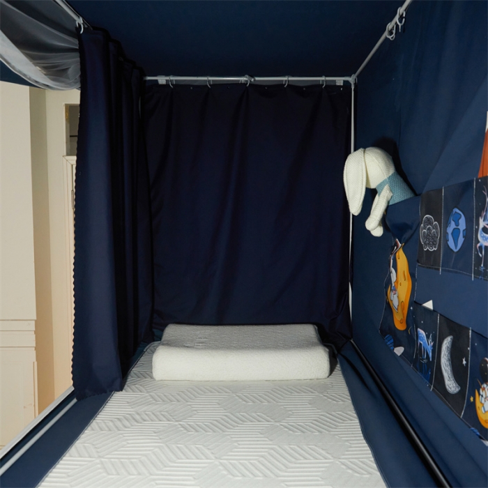 91家纺网 家纺一手货源 找家纺 世婕 2025新款超强涂层遮光学生床帘式蚊帐 涂层藏青
