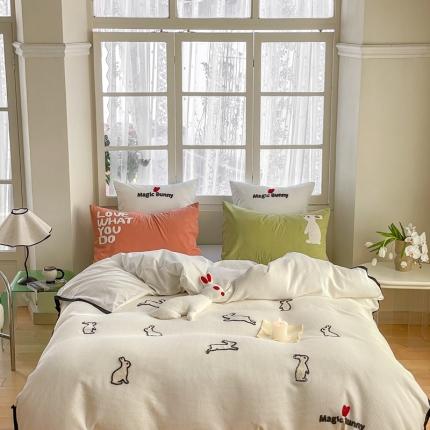 91家纺网 家纺一手货源 找家纺 FOR TWO 2023水洗棉华夫格毛巾绣四件套-小可爱 小可爱-白