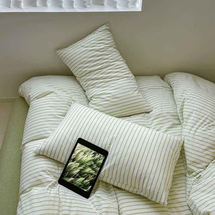 91家纺网 家纺一手货源 找家纺 玖弘 2023新款亲肤水洗条纹四件套 果绿条