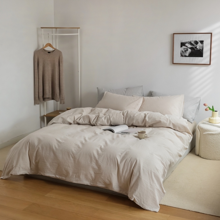 91家纺网 家纺一手货源 找家纺 云上 2023新款全棉色织水洗棉四件套无印专柜同款极细条纹 米色极细条纹