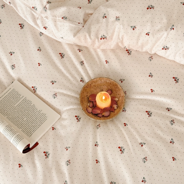 91家纺网 家纺一手货源 找家纺 爱丽丝 2023新款全活性印花全棉a类母婴级针织棉四件套 草莓花花