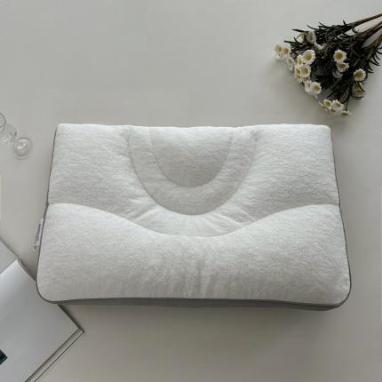 91家纺网 家纺一手货源 找家纺 星芯合家纺 2024新款凉感双面反弓软管枕白色