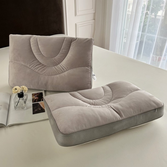 91家纺网 家纺一手货源 找家纺 星芯合家纺 2024新款凉感双面反弓软管枕咖色