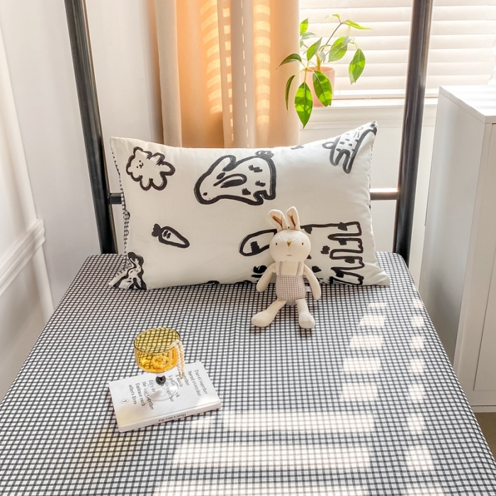 91家纺网 家纺一手货源 找家纺 吉象 2025新款全棉印花学生宿舍三件套 漫画家