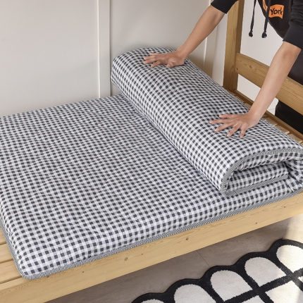 （总）芸茜床垫 2023新款超回弹斜方格三层加厚绗绣款床垫
