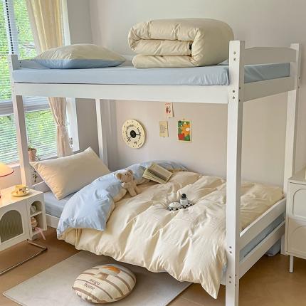 91家纺网 家纺一手货源 找家纺 桃子家居 2023新款A类60S水洗棉提花华夫格纯棉学生三件套 奶白蓝