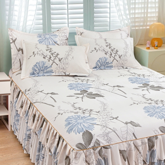 91家纺网 家纺一手货源 找家纺 小雨家纺 2026新款芦荟棉单件床裙+床裙三件套 似水流年