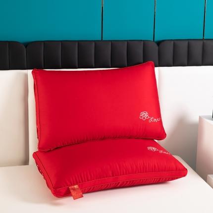 91家纺网 家纺一手货源 找家纺 九州枕芯 2023新款婚庆全棉羽丝绒枕 花好月圆