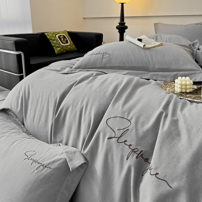 91家纺网 家纺一手货源 找家纺 品乐家纺 2023新款全棉磨毛英文字母绣系列四件套 艾丽灰