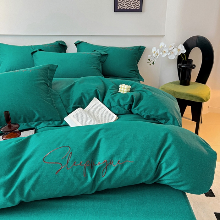 91家纺网 家纺一手货源 找家纺 品乐家纺 2023新款全棉磨毛英文字母绣系列四件套 艾丽墨绿