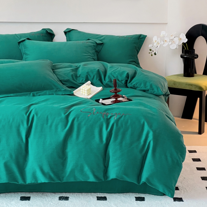 91家纺网 家纺一手货源 找家纺 品乐家纺 2023新款全棉磨毛英文字母绣系列四件套 艾丽墨绿