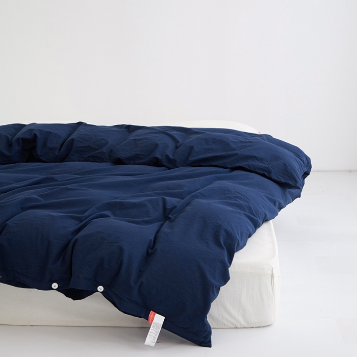 91家纺网 家纺一手货源 找家纺 安莱生活 2023新款水洗棉全棉色织高支高密纽扣款工艺单品被套 藏青