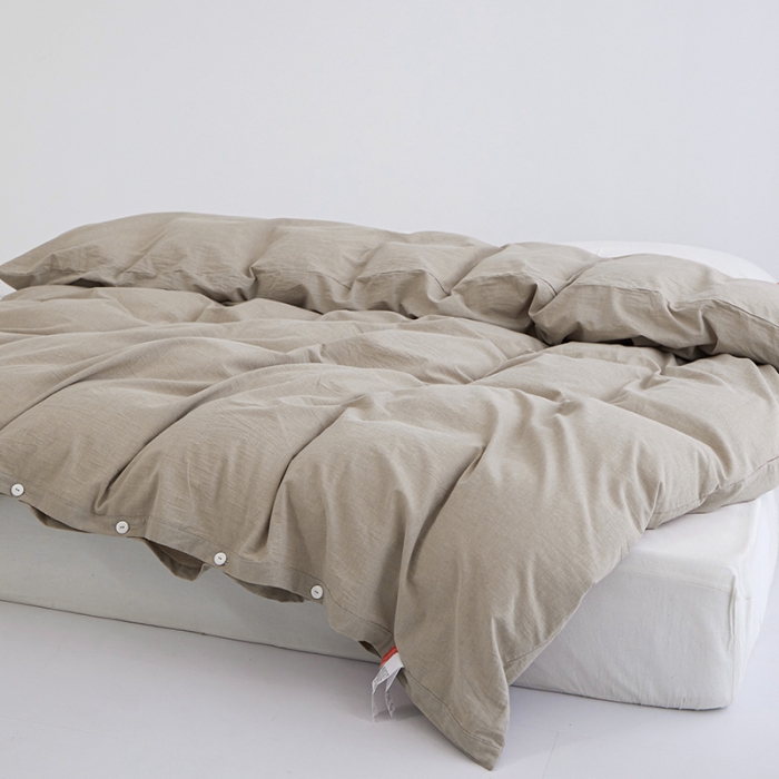 91家纺网 家纺一手货源 找家纺 安莱生活 2023新款水洗棉全棉色织高支高密纽扣款工艺单品被套 卡其