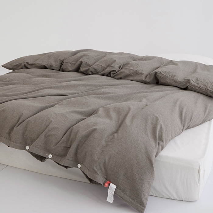 91家纺网 家纺一手货源 找家纺 安莱生活 2023新款水洗棉全棉色织高支高密纽扣款工艺单品被套 浅咖