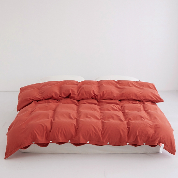 91家纺网 家纺一手货源 找家纺 安莱生活 2023新款水洗棉全棉色织高支高密纽扣款工艺单品被套 砖红