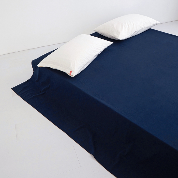 91家纺网 家纺一手货源 找家纺 安莱生活 2023新款水洗棉全棉色织高支高密纽扣款工艺单品床单 藏青