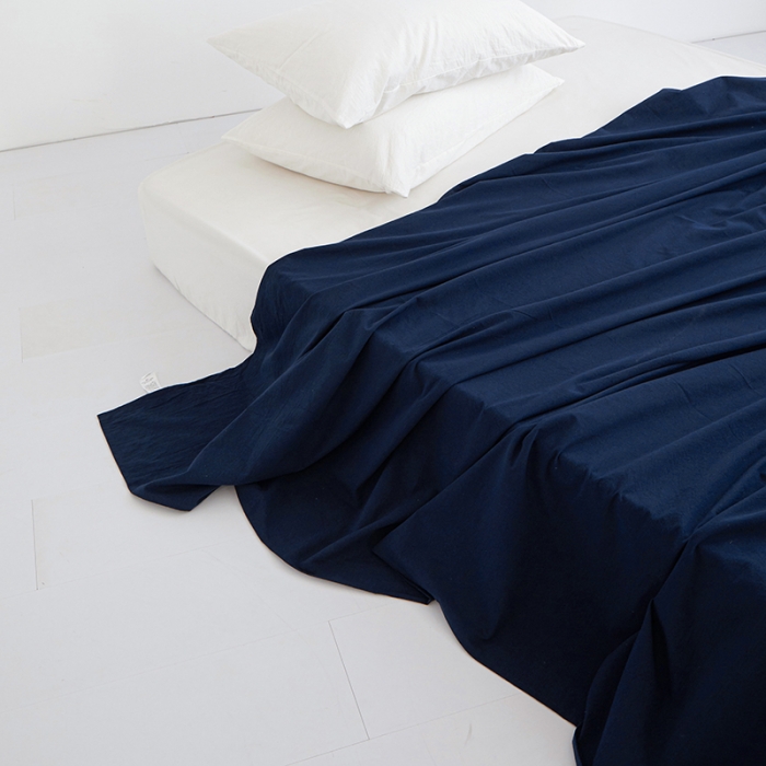 91家纺网 家纺一手货源 找家纺 安莱生活 2023新款水洗棉全棉色织高支高密纽扣款工艺单品床单 藏青